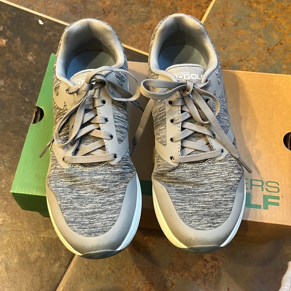 Sketchers golf shoe